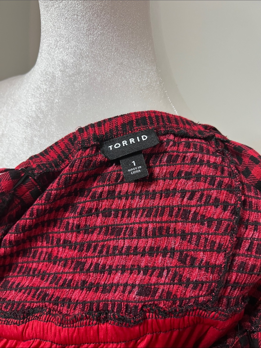 Torrid Red & Black Gingham Smocked Hankie Hem Dress W/ Pockets Size 1 / 1X - Picture 3 of 11